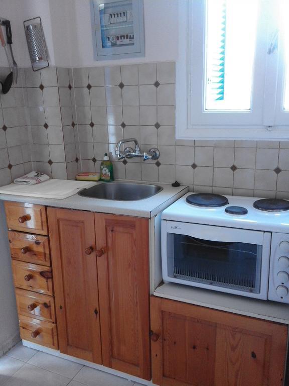 Aprilis Apartments Kionion Bagian luar foto